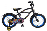 Batman Kinderfiets - Jongens - 16 inch - Zwart - Doortrapsysteem, gesloten kettingkast, afneembare zijwieltjes, luchtvrije schuimbanden Hoogwaardige materialen Veiligheid, comfort, design, duurzaamheid, accessoires, prijs-kwaliteit Officieel gelicenseerd Batman product